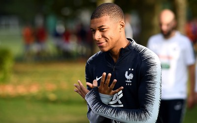 天行电竞-切尔西女足欧冠卫冕之夜